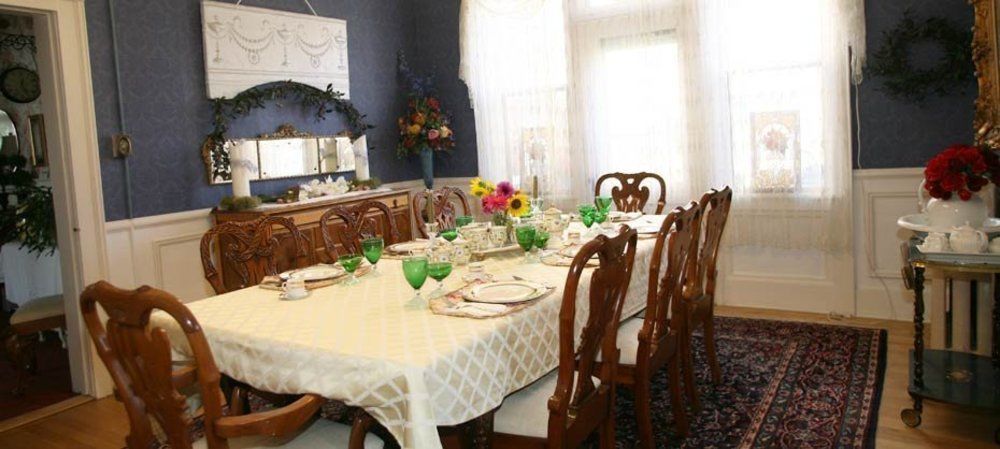 Hickory House Inn Anaconda Bagian luar foto