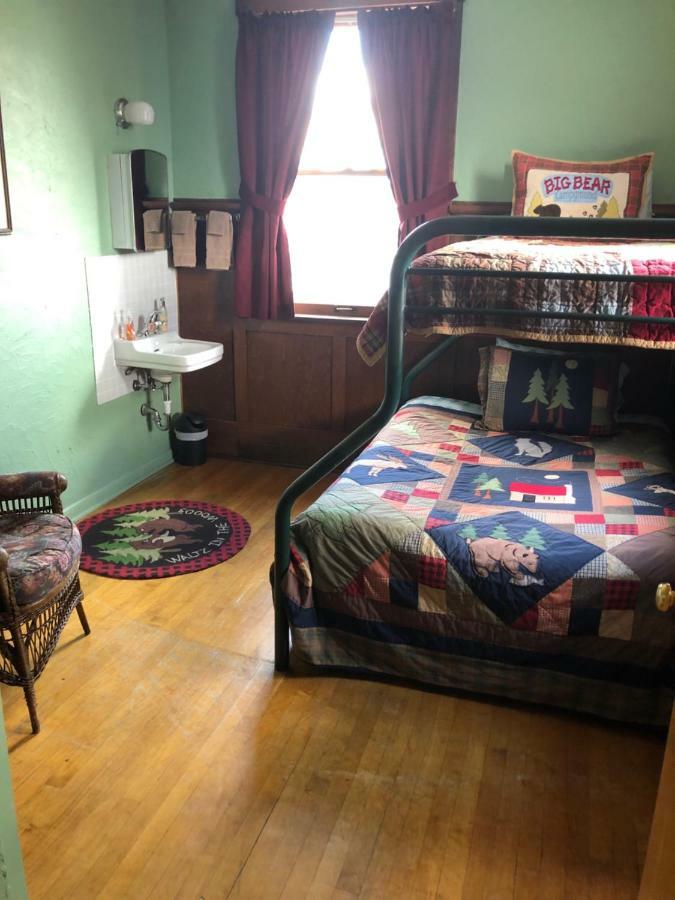 Hickory House Inn Anaconda Bagian luar foto